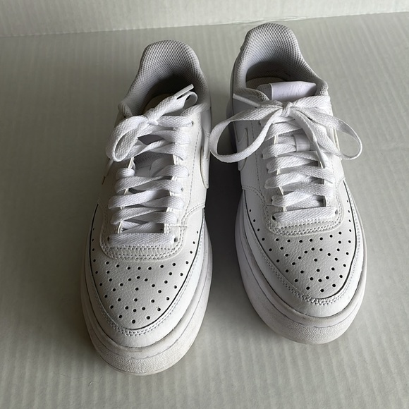 WOMEN'S NIKE COURT VISION ALTA LEATHER PLATFORM SNEAKERS size 6.5 - Picture 2 of 5